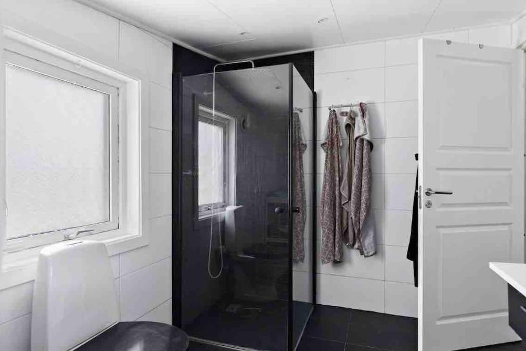 Mysigt Hus Med Natur & Jacuzzi I Olofstorp Гётеборг Экстерьер фото