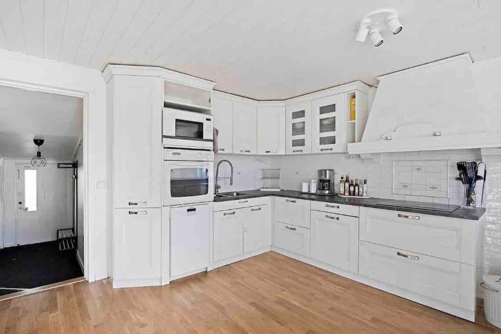 Mysigt Hus Med Natur & Jacuzzi I Olofstorp Гётеборг Экстерьер фото