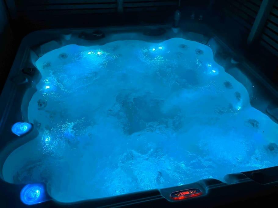 Mysigt Hus Med Natur & Jacuzzi I Olofstorp Гётеборг Экстерьер фото