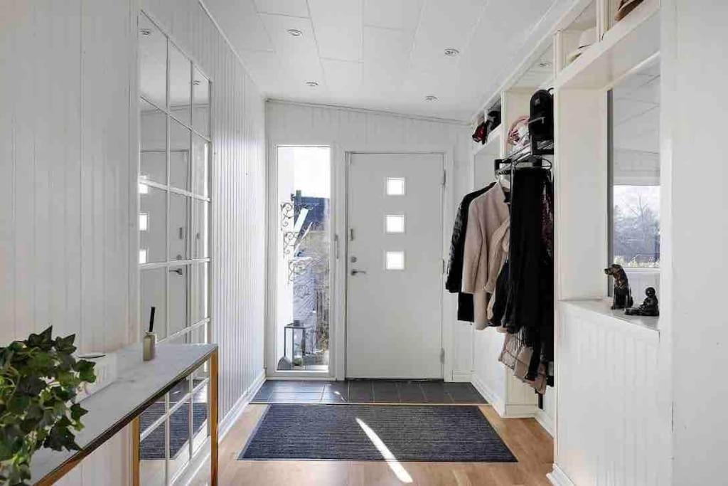 Mysigt Hus Med Natur & Jacuzzi I Olofstorp Гётеборг Экстерьер фото
