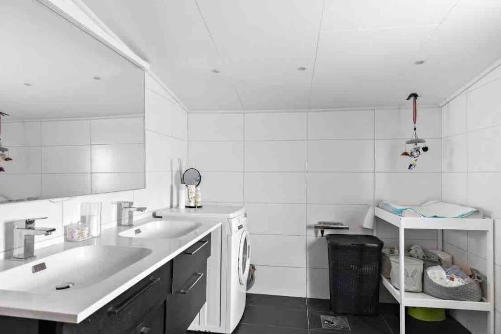 Mysigt Hus Med Natur & Jacuzzi I Olofstorp Гётеборг Экстерьер фото