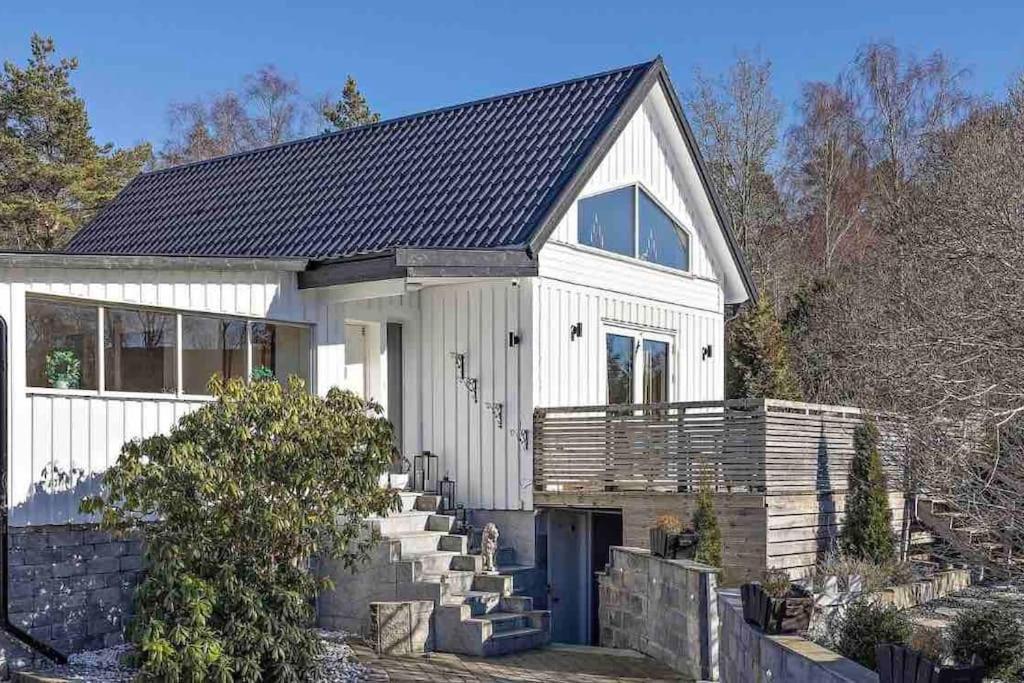 Mysigt Hus Med Natur & Jacuzzi I Olofstorp Гётеборг Экстерьер фото